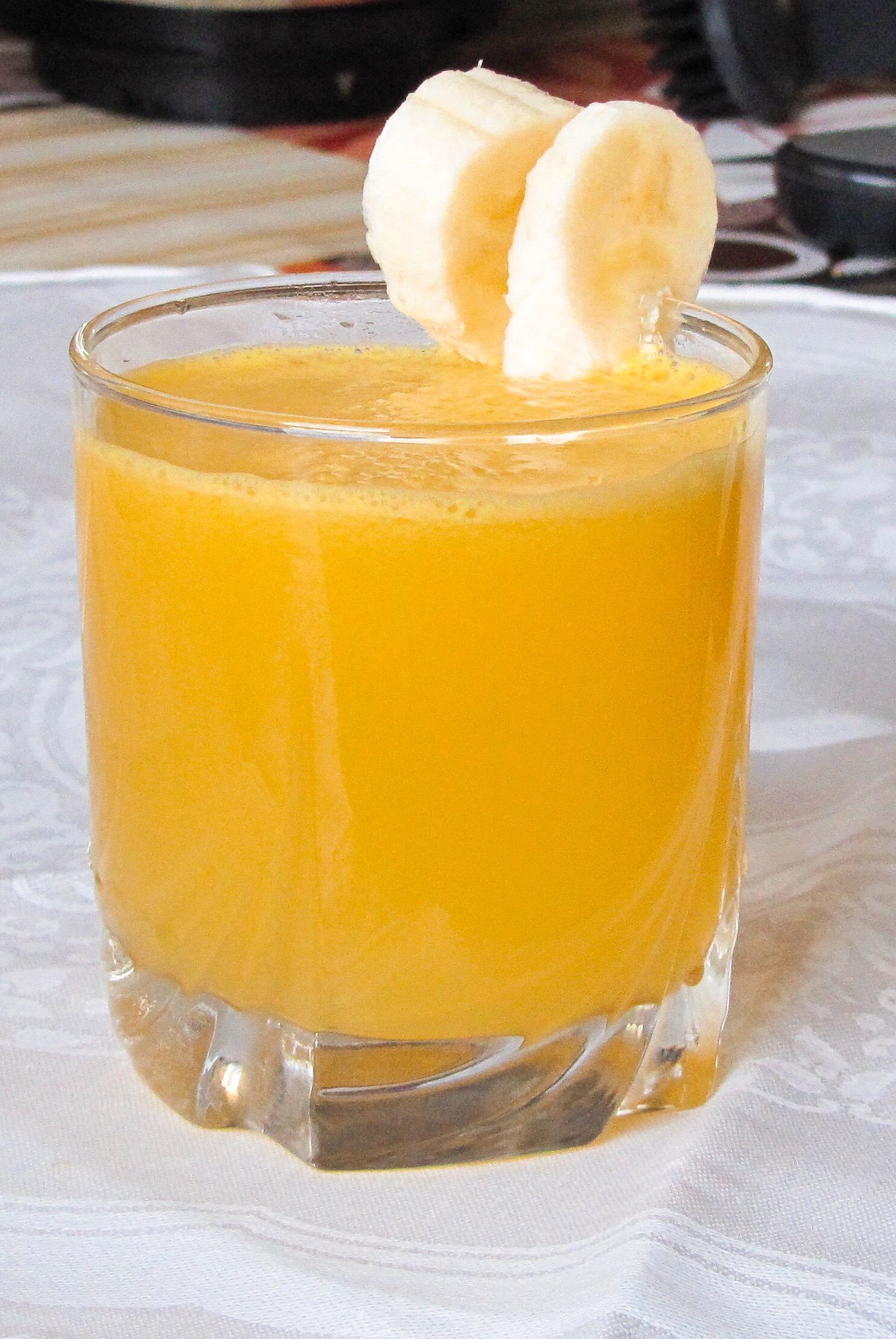 Revitalizing freshly-squeezed juice