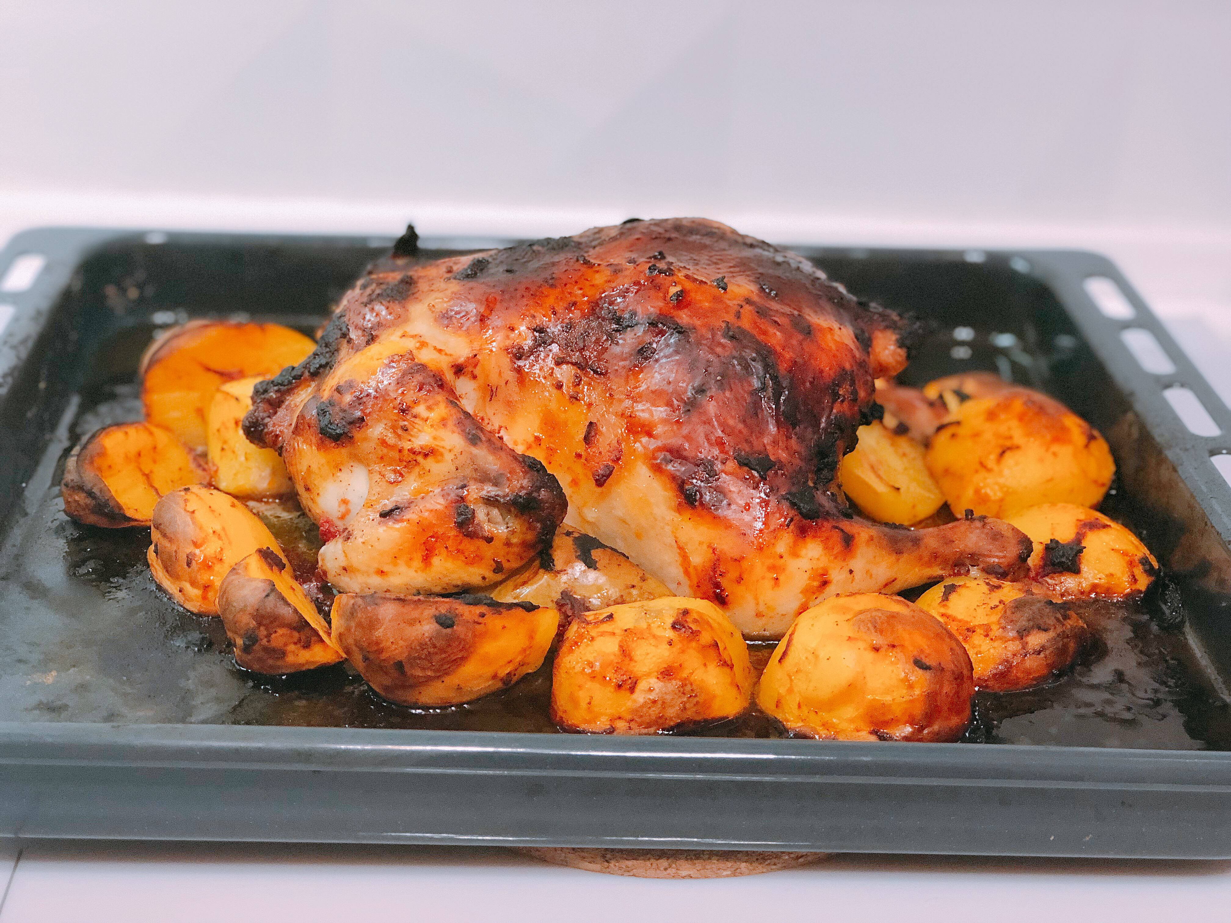 What to cook for family dinner - whole roasted chicken recipe is here to help!