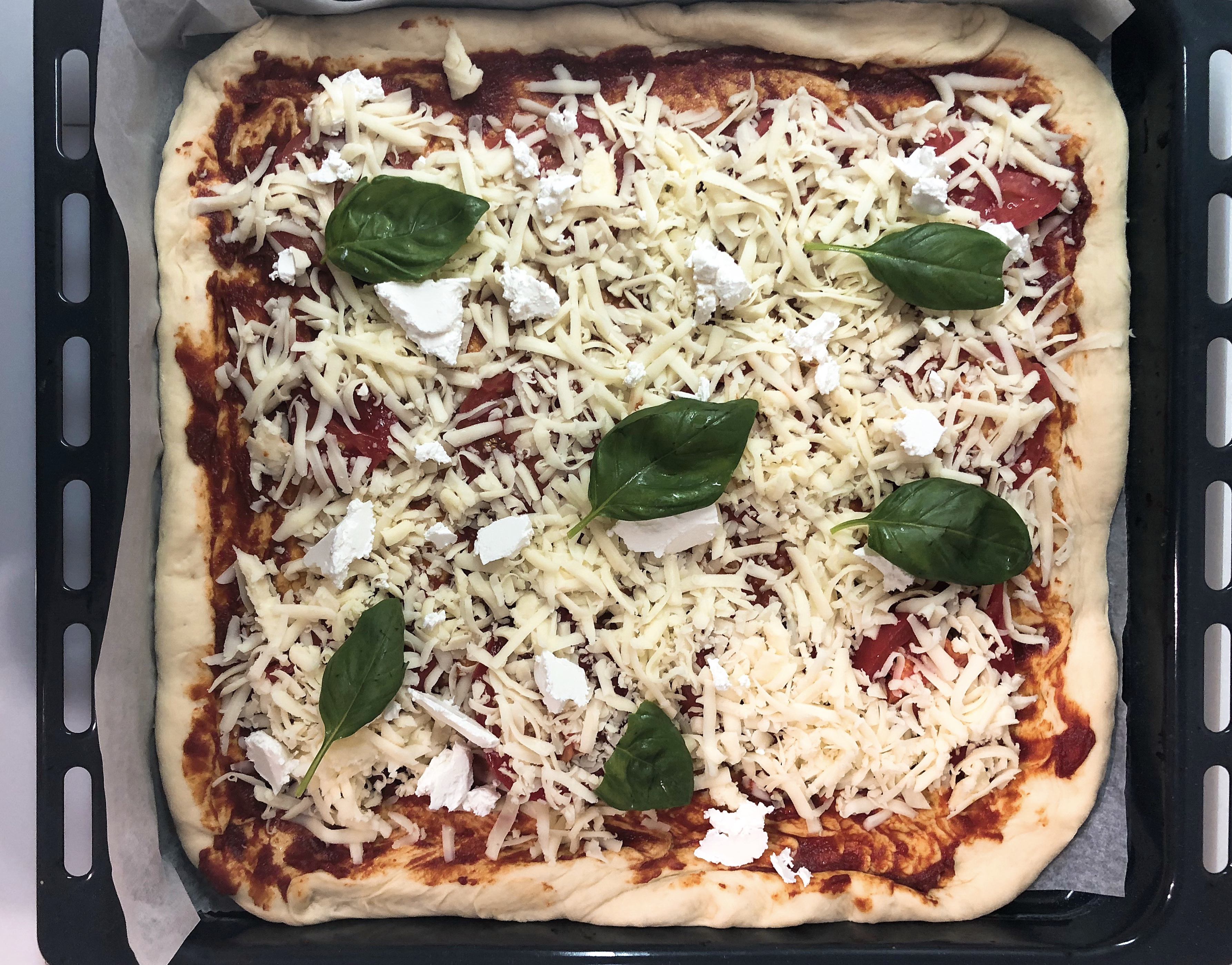 Pizza margherita recipe at home