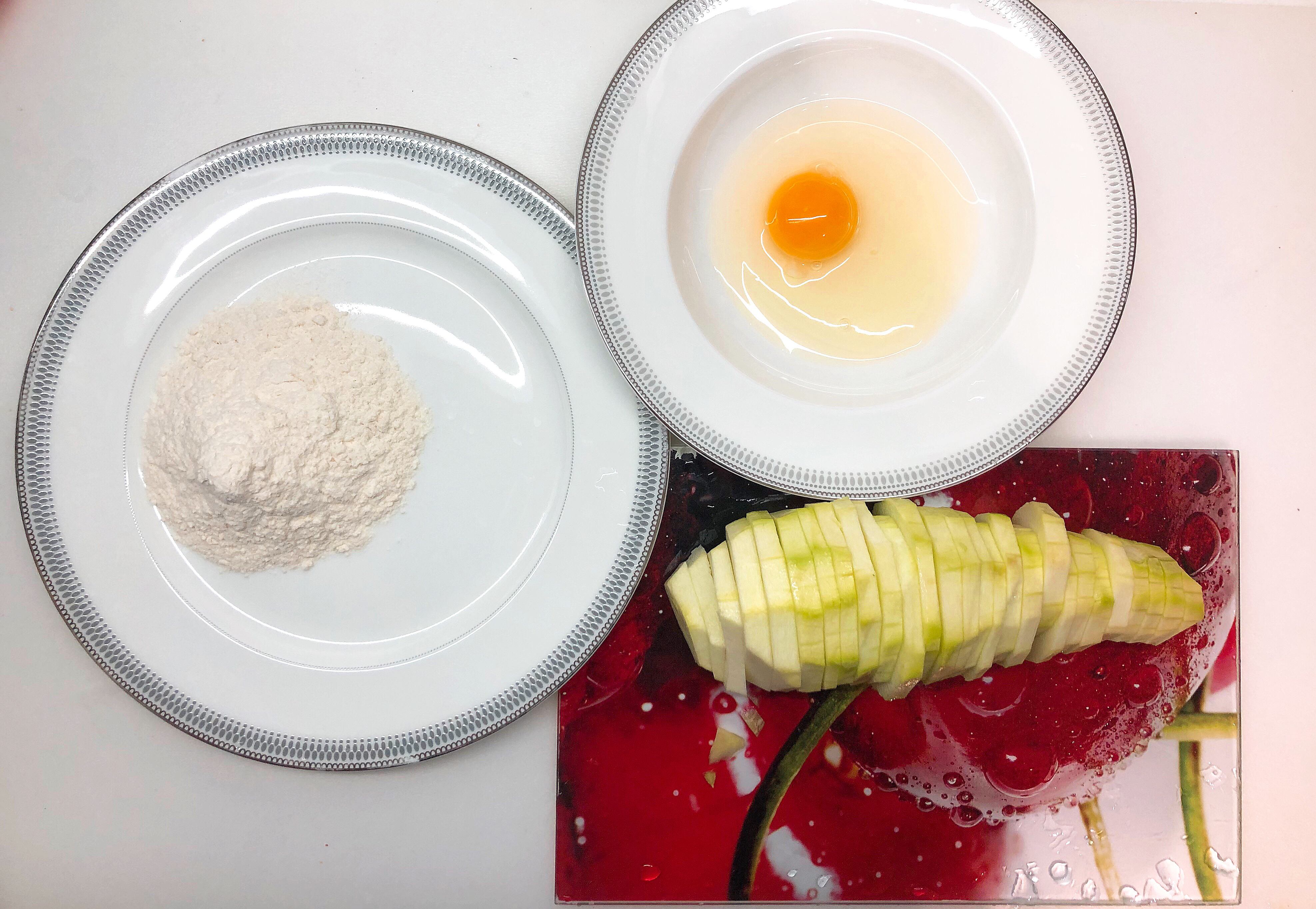 Ingredients for fried zucchini