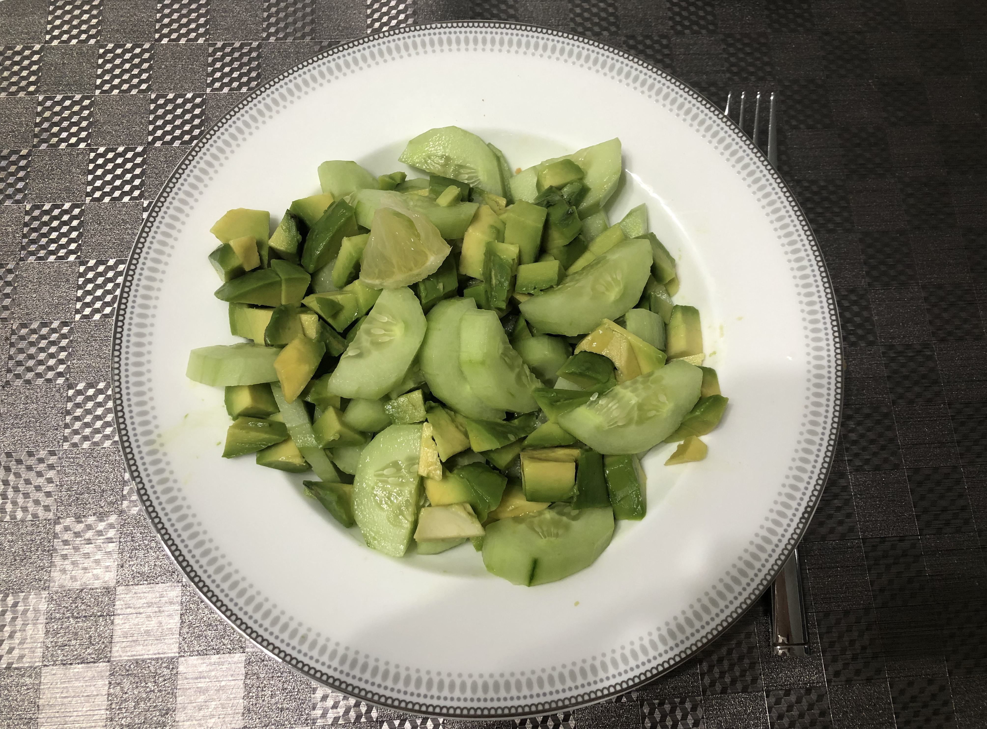 avocado salad with cucumber